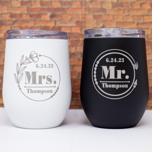 Mr. and Mrs. Circle Border | Couples Set of 2 Glasses
