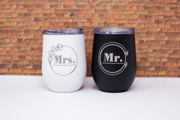 Mr. and Mrs. Circle Border | Couples Set of 2 Glasses - Image 4