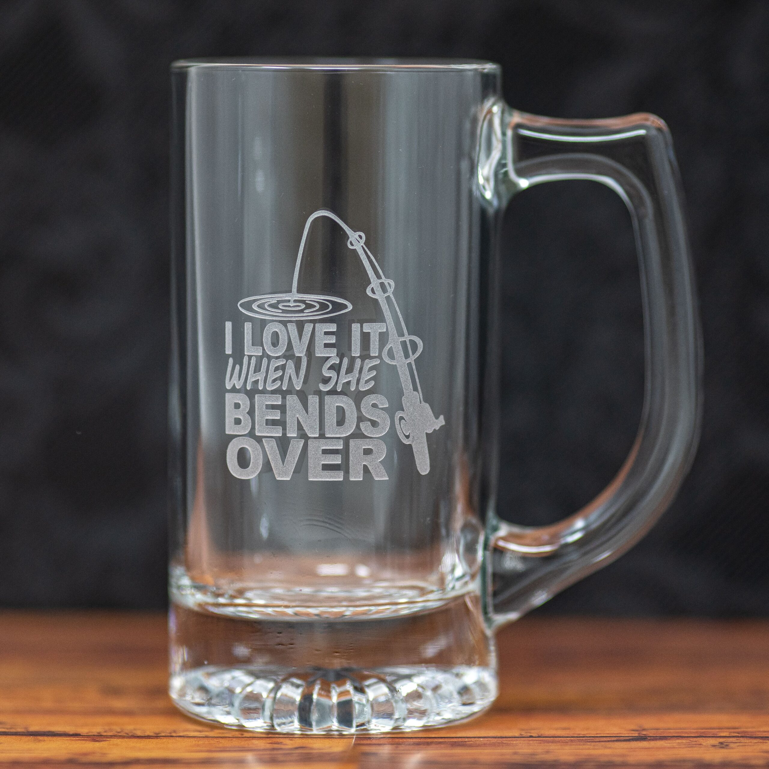 Sandblast Etched “I Love It When She Bends Over” Fishing Glass | Funny Fisherman Gift | Engraved Drinkware | Fishing Pun Beer Glass
